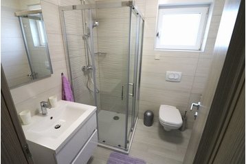 Hrvatska Privát Jadranovo, Eksterijer